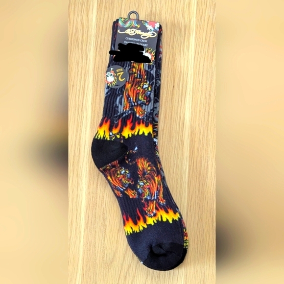 NWT Ed Hardy Cushioned Crew Socks Skulls, Tigers, Roses/Corps Black & Grey Plain - Picture 10 of 16